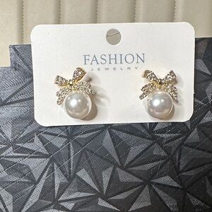 Gold Bows & White Pearl Earrings Sparkle & Shine NWT Elegant Gifts
